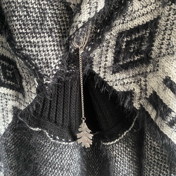 NWT M/L Cardigan - Picture 7 of 13